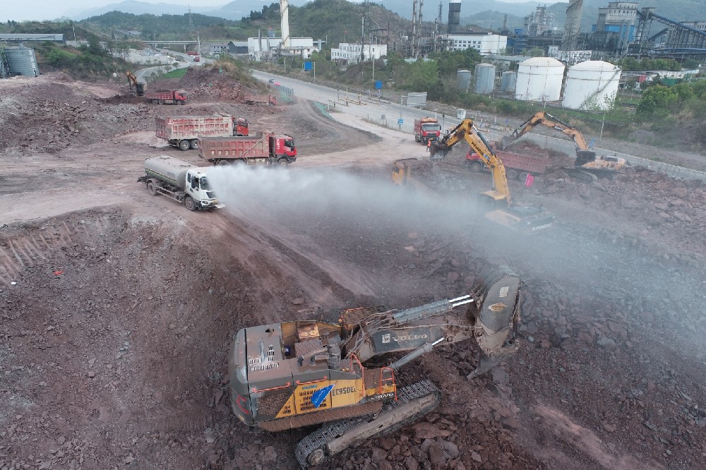 不停工、不斷檔，假期建設(shè)忙！